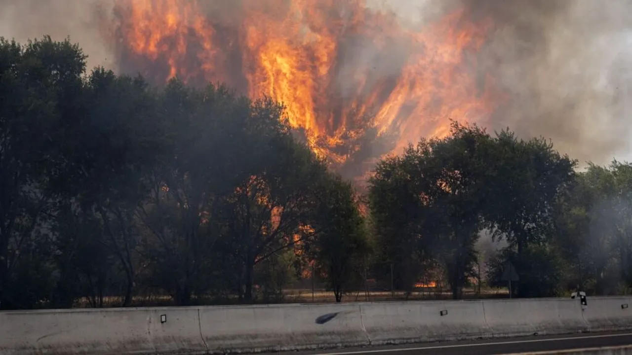 Cele mai grave incendii din istoria Spaniei: localități izolate, evacuări masive și focare active în mai multe regiuni