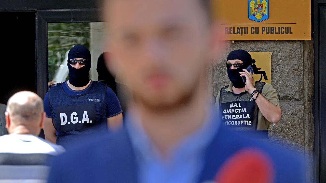 Jurnalista ameninţată cu moartea. Percheziţii la domiciliile conducerii Academiei de Poliţie - rector şi prorector - în legătură cu MESAJUL transmis/ UPDATE: Şercan: Autorii morali sunt alte persoane, ofiţerul e doar executant