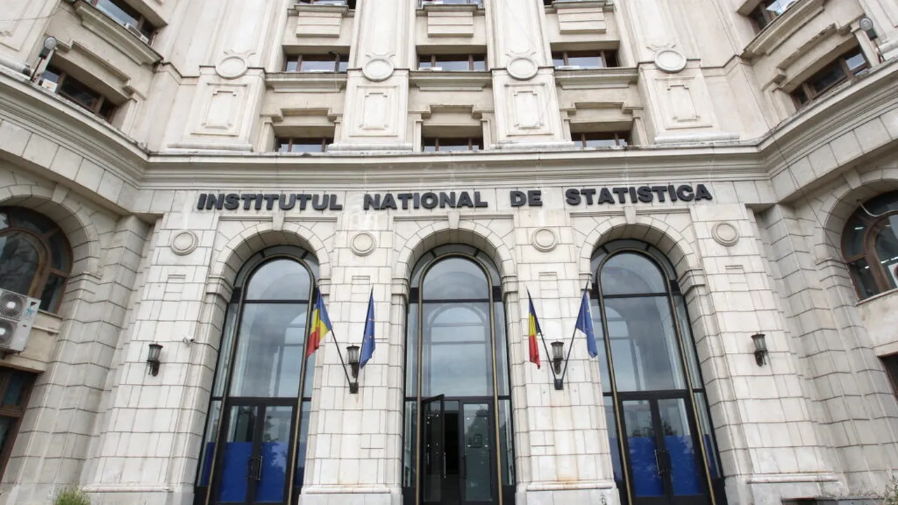 INS: Romanians earned more in 2025, but also spent more
