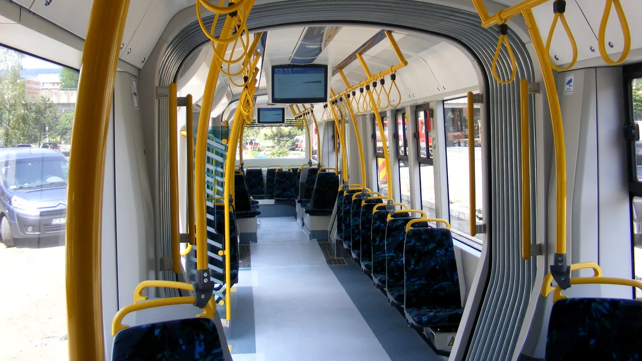 300 de scrisori pentru călători, în Tramvaiul 1 din Bucureşti, marţi, 28 iunie