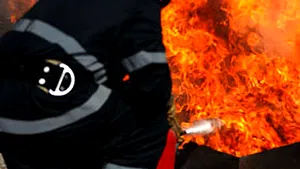 Incendiu într-un bloc de garsoniere din Capitală (Video)