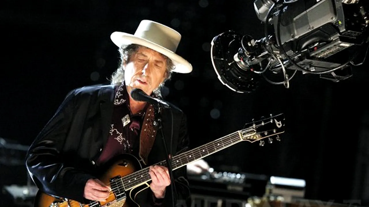 Vezi cu cât a fost vândut manuscrisul unei piese compuse de Bob Dylan