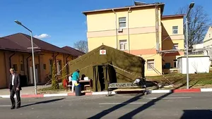 Demisii la Spitalul Mioveni, după ce s-a decis ca unitatea să devină suport COVID-19. Manager: Să ieşi la luptă cu mâinile goale e greu