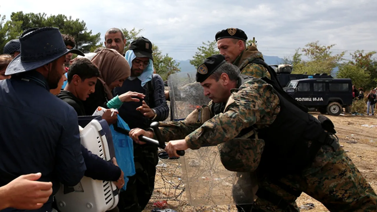 MAE: În Macedonia a fost instaurată stare de necesitate în zonele de graniţă cu Grecia şi Serbia pentru 30 de zile