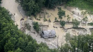 COD GALBEN de inundaţii pe râuri mici din Mureş, Alba, Sibiu, Cluj şi Bihor
