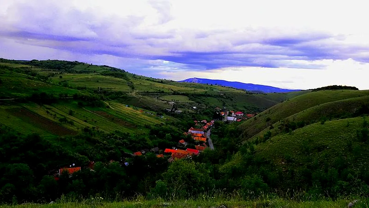 Unul dintre puţinele sate fără hoţi din lume se află în România. Aici localnicii lasă pungile cu bani în gard