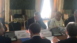 Premierul Dăncilă a condus prima şedinţă a comisiei pentru trecerea la Euro. Darius Vâlcov, condamnat în primă instanţă la închisoare, aşteptat la şedinţă