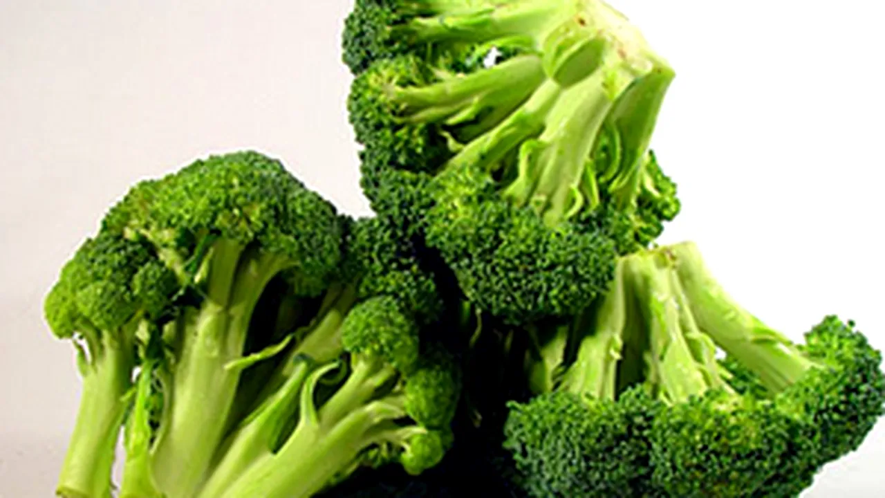 Broccoli poate preveni cancerul stomacal