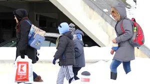 Zeci de şcoli închise parţial sau integral din cauza gripei. Cele mai multe, din Capitală. Anunţul Ministerului Educaţiei