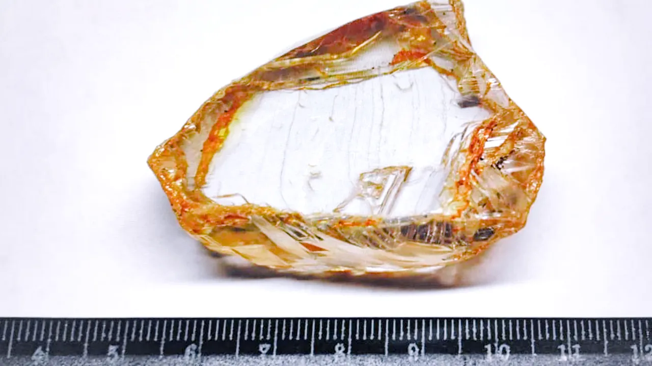 Compania Alrosa a extras cel mai mare diamant din Rusia din ultimul deceniu