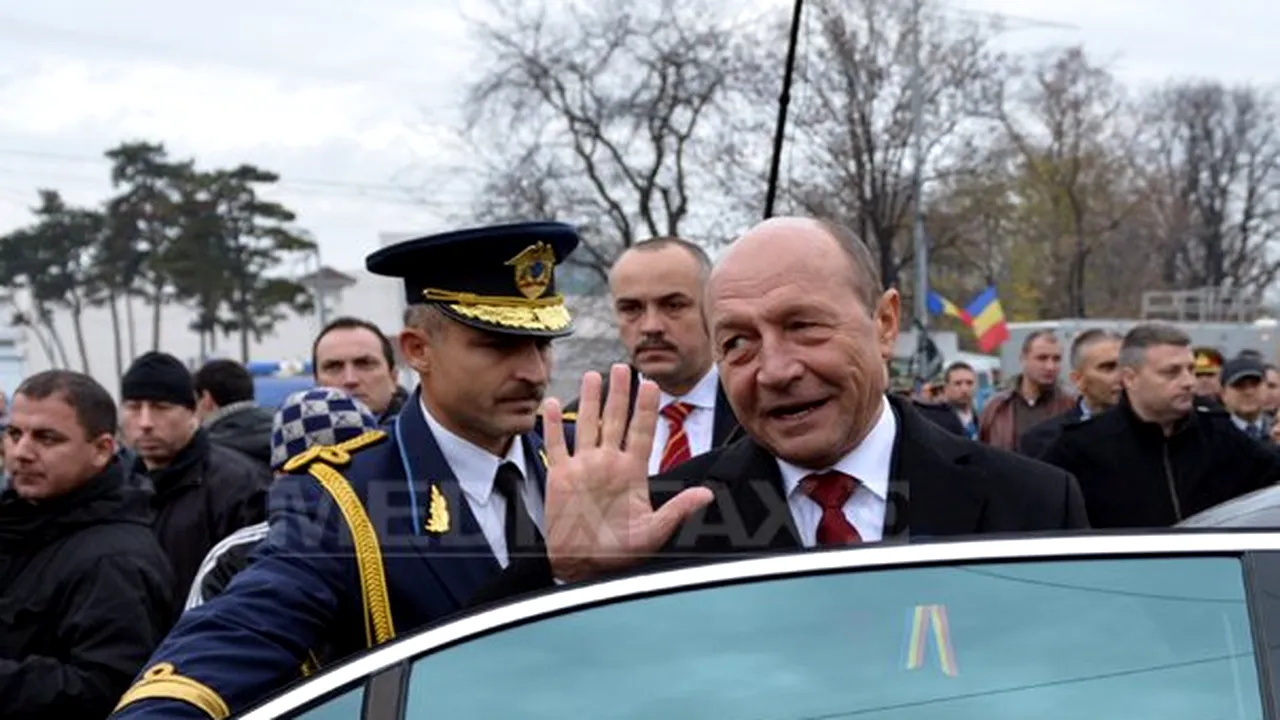 1 DECEMBRIE - ZIUA NAŢIONALĂ A ROMÂNIEI: Preşedintele Băsescu, huiduit la parada militară de la Arcul de Triumf