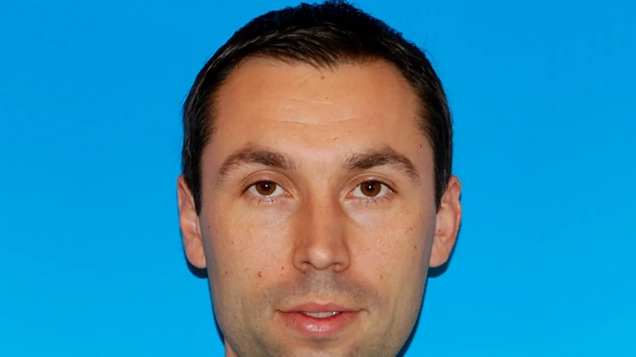 Deputatul PSD Mihai Apostolache şi-a anunţat înscrierea în PDL
