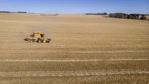 Washingtonul vrea să interzică investitorilor chinezi să cumpere terenuri agricole americane