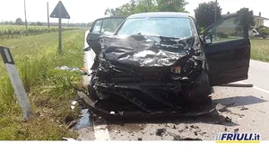 Doi români au murit, iar trei au fost răniţi grav într-un accident rutier produs în Italia