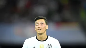 Mesut Ozil e de partea lui Erdogan în criza politică din Turcia. Un politician din opoziție l-a întrebat pentru ce națională a jucat