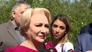 Premierul Dăncilă REVINE asupra declaraţiei că va vota la referendum şi nuanţează: Am spus că merg, dar nu cum voi vota/ Codrin Ştefănescu îi sare în ajutor