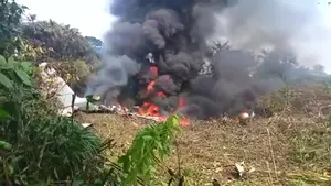 NEWS ALERT Un avion militar columbian care avea la bord 110 soldați s-a prăbușit la granița cu Peru