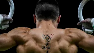 ACCIDENTARE la Campionatul European de Gimnastică: Laurenţiu Nistor a părăsit concursul pe TARGĂ şi a fost dus de URGENŢĂ la spital/ MESAJUL Federaţiei Române de Gimnastică