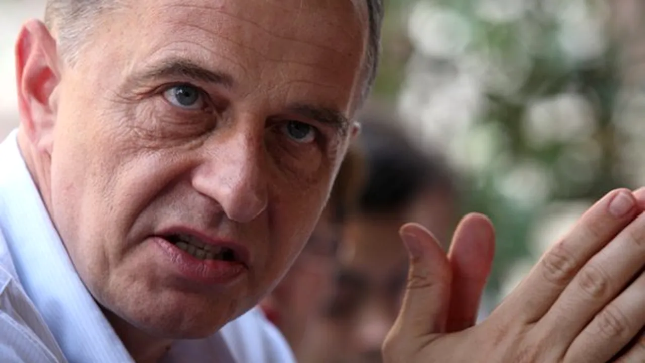 Geoană, glumind cu invitaţii la Ziua Franţei: E şi aniversarea mea, vă mulţumesc că aţi venit