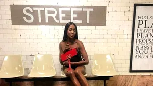 Marea Britanie îi interzice supermodelului Naomi Campbell să administreze o organizaţie caritabilă