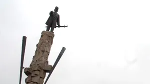 Hunedoara: Peste 200 de persoane au protestat la Ţebea faţă de gestul lui Csibi Barna