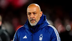 Antrenorul unei echipe din Premier League, concediat după ce s-a certat cu proprietarul clubului