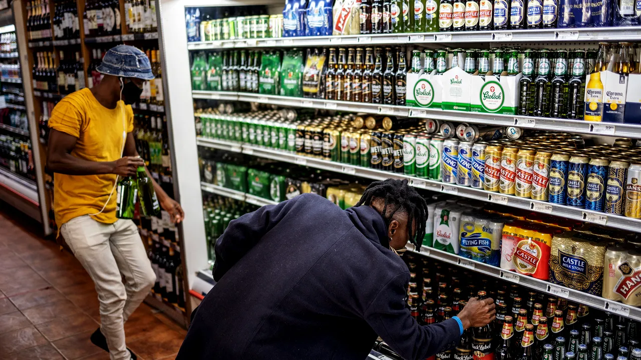 Ţara care vrea să INTERZICĂ vânzarea de alcool pentru a combate COVID-19