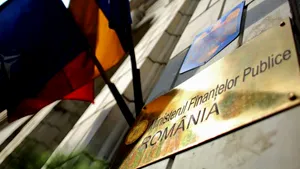 Ministerului Finanţelor Pubice va angaja cu 5.000 euro pe lună un specialist care să implementeze plăţile cu cardul
