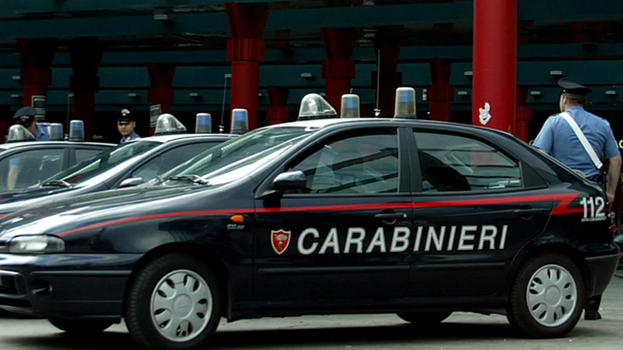 Un bărbat fără adăpost a înjunghiat patru carabinieri la Roma