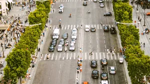 Ce trebuie să ai obligatoriu în mașină când pleci la drum lung. Lista pe care șoferii trebuie să o verifice