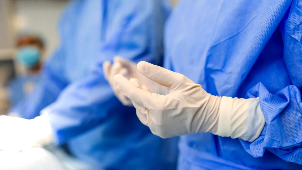 Scenă șocantă într-un spital din Vatra Dornei: medicul anestezist ieșea din sala de operații să se drogheze