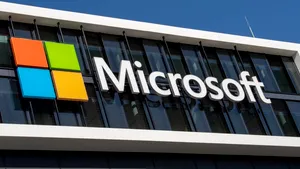 Probleme majore la Outlook. Microsoft testează o soluție după o pană care durează de ore întregi