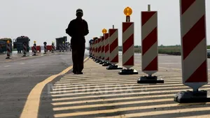 Restricţii pentru vehiculele de mare tonaj pe drumurile din 15 judeţe, din cauza caniculei