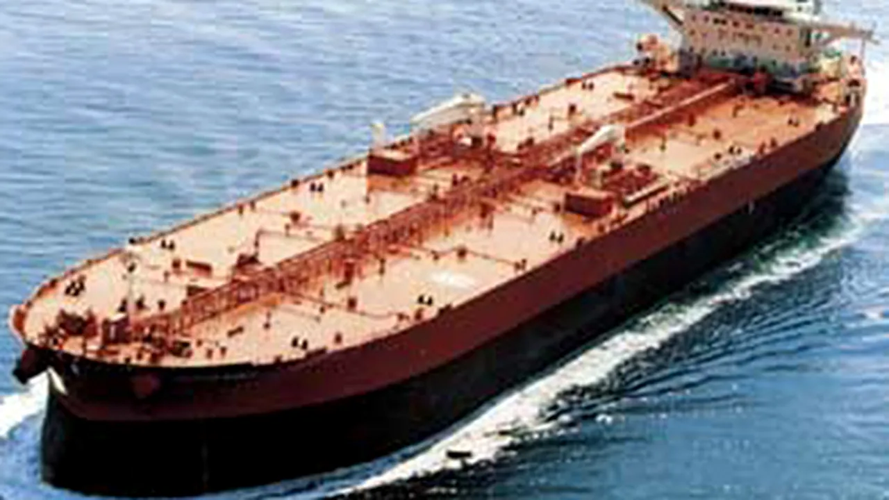 Somali Pirates Free Greek-Flagged Oil Tanker Crew, Including One Romanian
