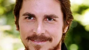 Christian Bale neagă acuzaţiile făcute de mama şi sora sa
