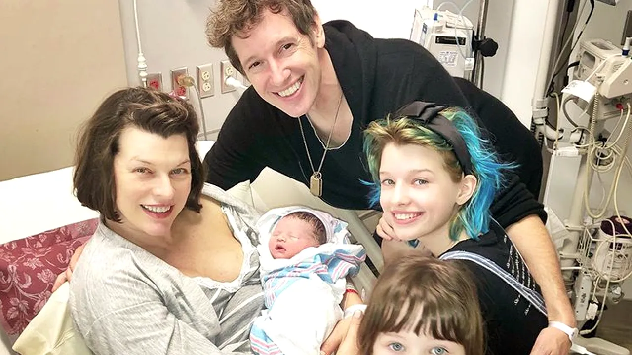 Milla Jovovich a născut al treilea copil. Cum arată familia celebrei actriţe