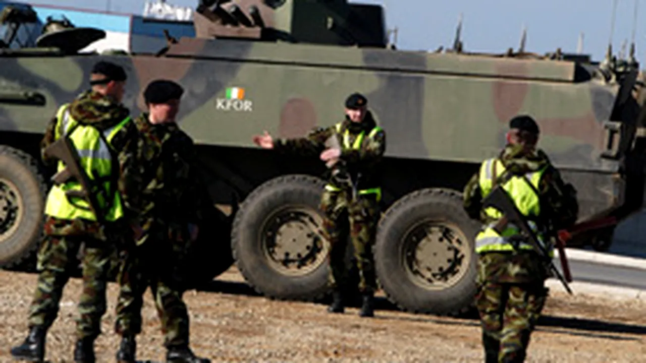 Important dispozitiv NATO în nordul Kosovo, cu majoritate sârbă