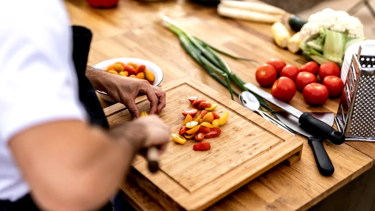 Kinetoterapeut spaniol: „Dacă îți iubești mama, asigură-te că mănâncă aceste 4 alimente pentru oase”