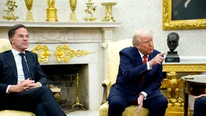 Trump dă ultimatumul lui Putin: Taxe vamale de 100% pentru Rusia dacă nu va încheia un acord în 50 de zile