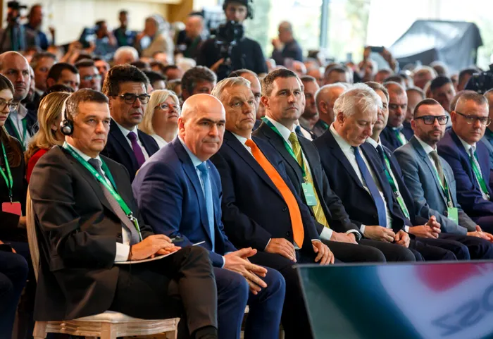 LIVE UPDATE Grindeanu, discurs dur de lângă premierul Bolojan: „Nimeni nu se va atinge de fondurile destinate comunelor”. Președinții PNL și PSD, față în față la Adunarea Generală a Asociația Comunelor din România