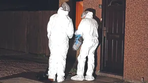 Descoperire macabră în Scoţia. O pensionară aşteptată la vaccinare a fost găsită moartă de 12 ani. Vecinii nici nu ştiau că există