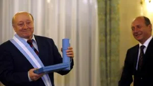 Romanian Pres Decorates Cultural, Academic Personalities