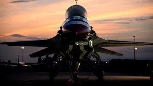 Motivul pentru care Ciucă cere ca proiectul de achiziţie de avioane F-16 să fie trimis Parlamentului de urgenţă