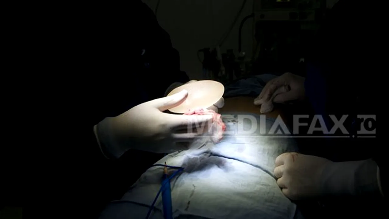 Implantul mamar i-a salvat viaţa unei femei din SUA împuşcată în piept

