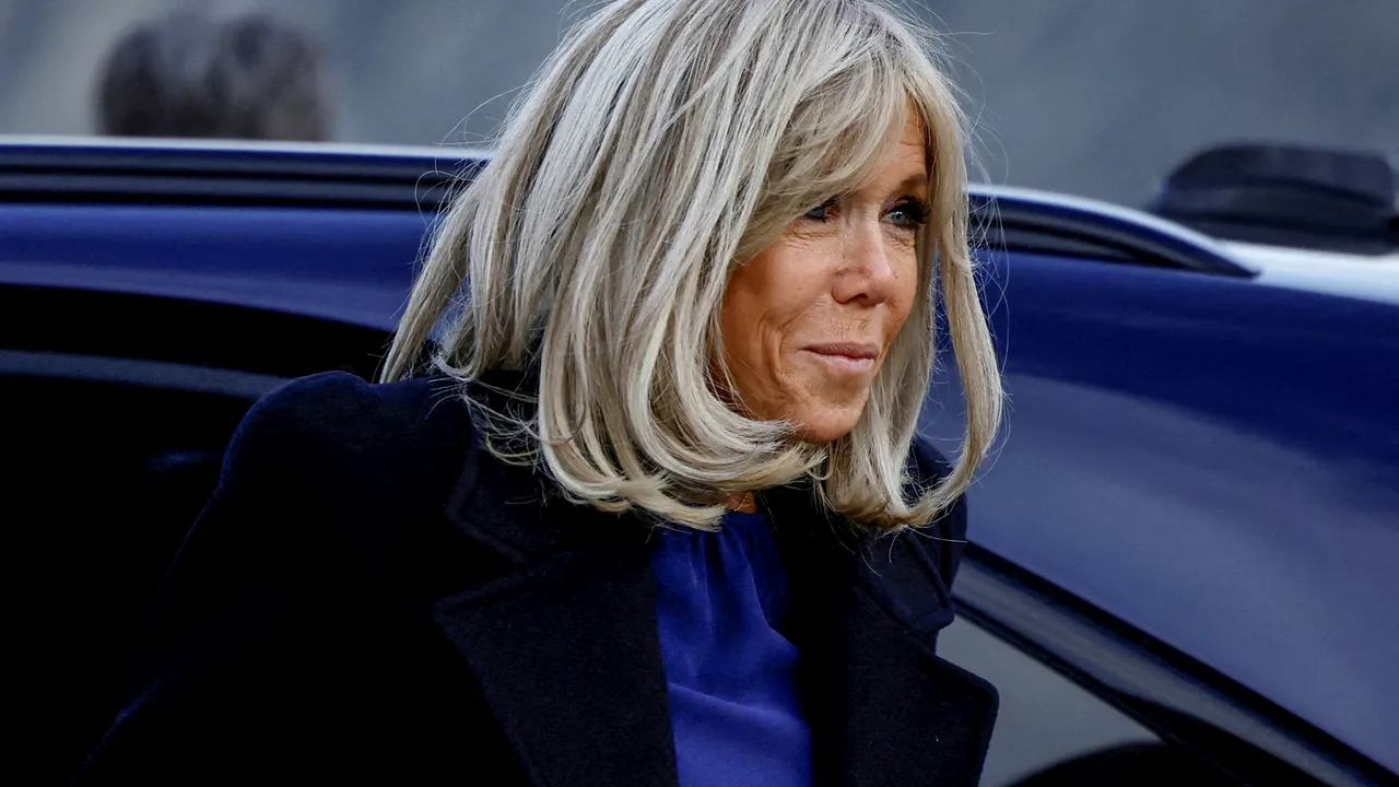 Un tribunal francez amendează două femei deoarece au răspândit minciuna că Brigitte Macron s-a născut bărbat