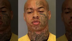 O femeie îşi doreşte să se mărite cu un bărbat condamnat la moarte pentru uciderea a 4 oameni