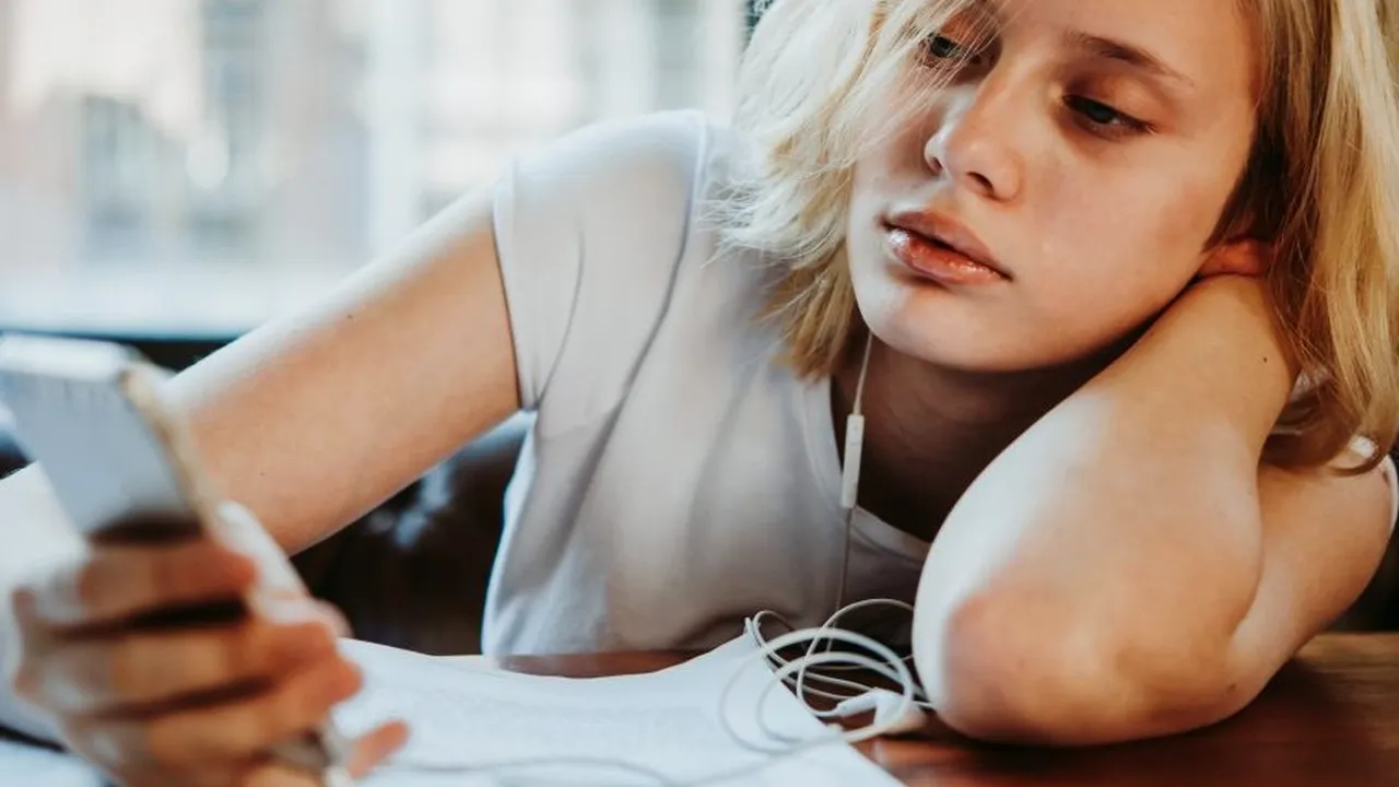 La ce vârstă începe procrastinarea - studiu
