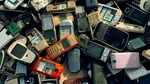 Europenii cumpără de aproape trei ori mai multe electronice decât colectează pentru reciclare. Unde ajung telefoanele și electrocasnicele vechi