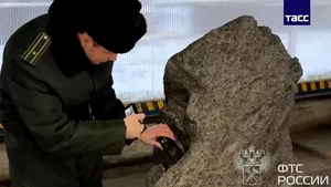 Autoritățile din Rusia opresc exportul ilegal al unui fragment de 2,8 tone din meteoritul Aletai, mascat ca ornament de grădină