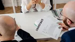 Românii din Italia pot lucra la o mare companie italiană: salarii de până la 45.000 de euro și contracte permanente
